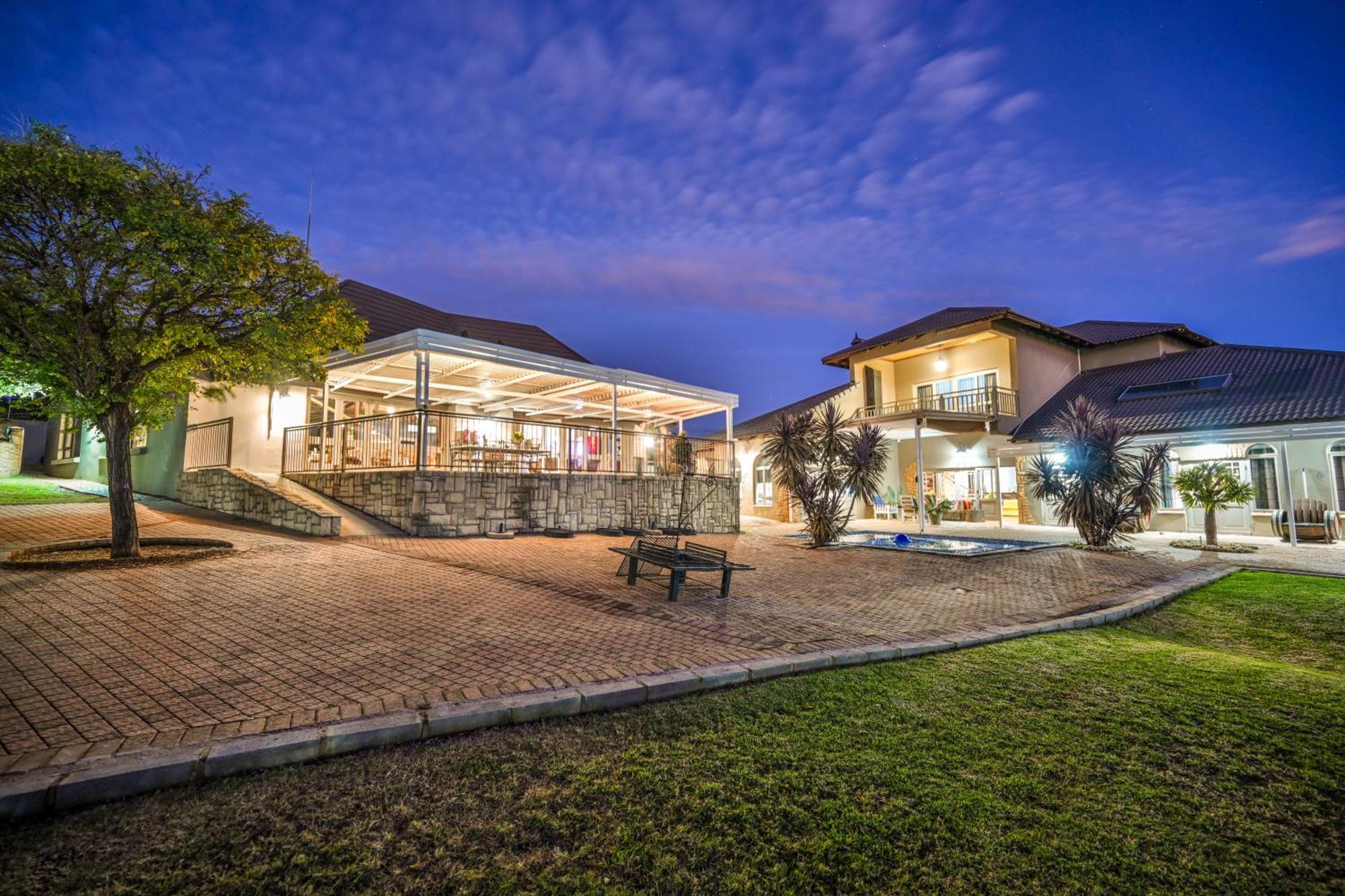 Blue Rain Guest House Bloemfontein Exteriör bild